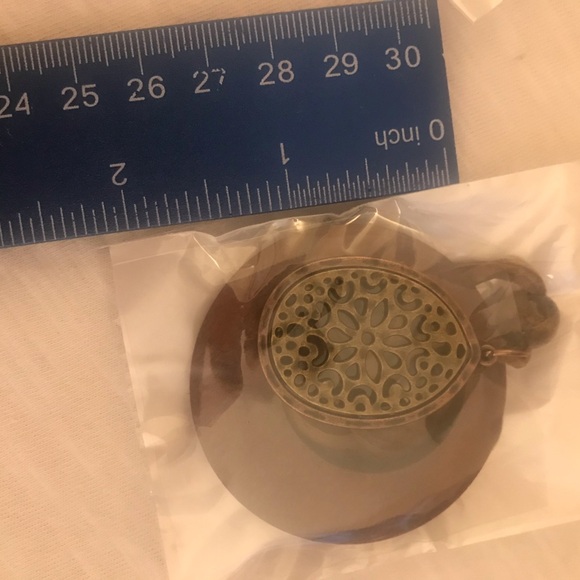 Necklace, earring set - Picture 5 of 5